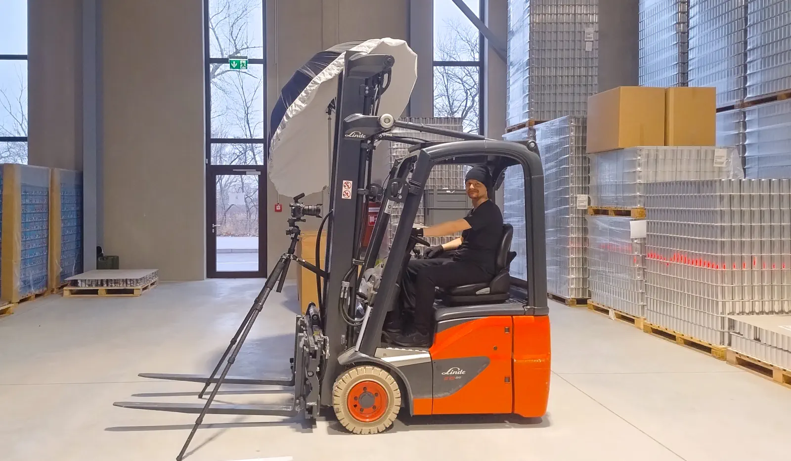 Industriefotografie-Assistent als Stand-in